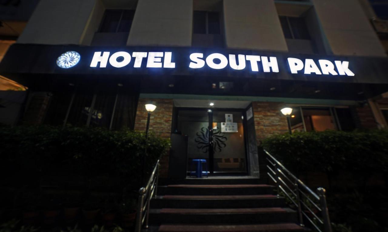 Hotel South Park Джамшедпур Екстериор снимка